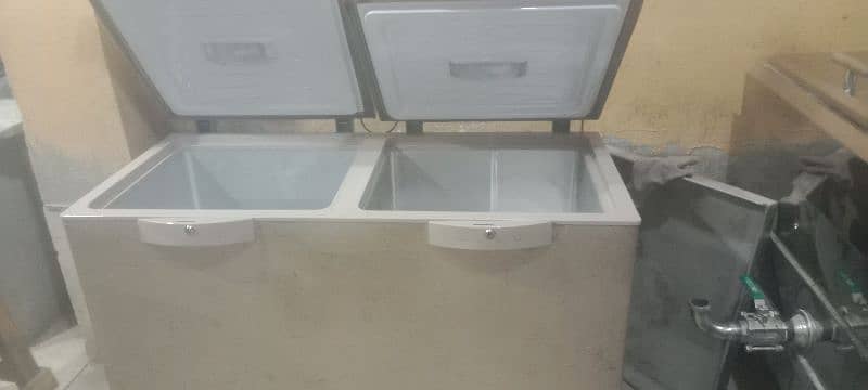 2 door Dawlance deep freezer good condition working 100% 03162919603 1