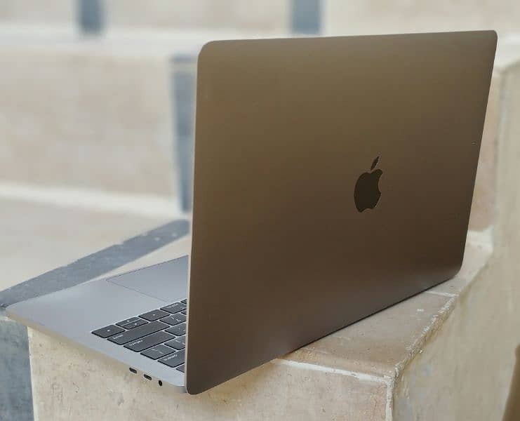 Apple MacBook Pro 2018 Core i7, 13 inch 1