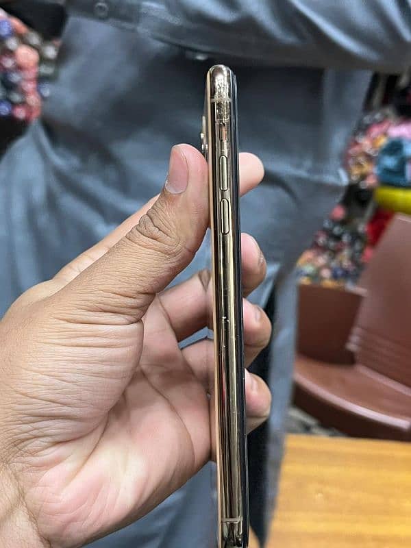 iphone 11pro max 64 GB 3