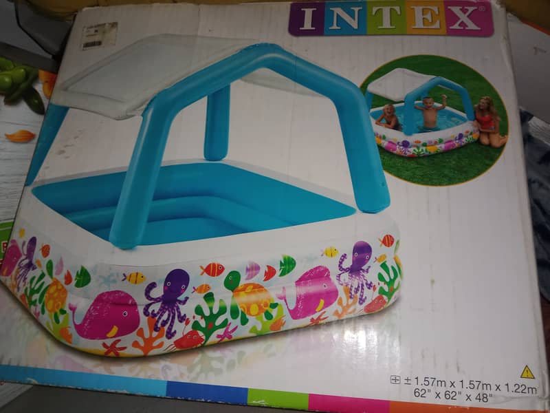 INTEXT Water Pool + Pump 0