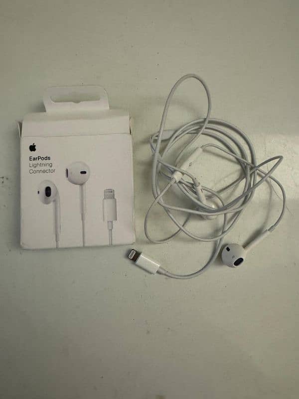 Apple original iPhone earpods / earbuds 0