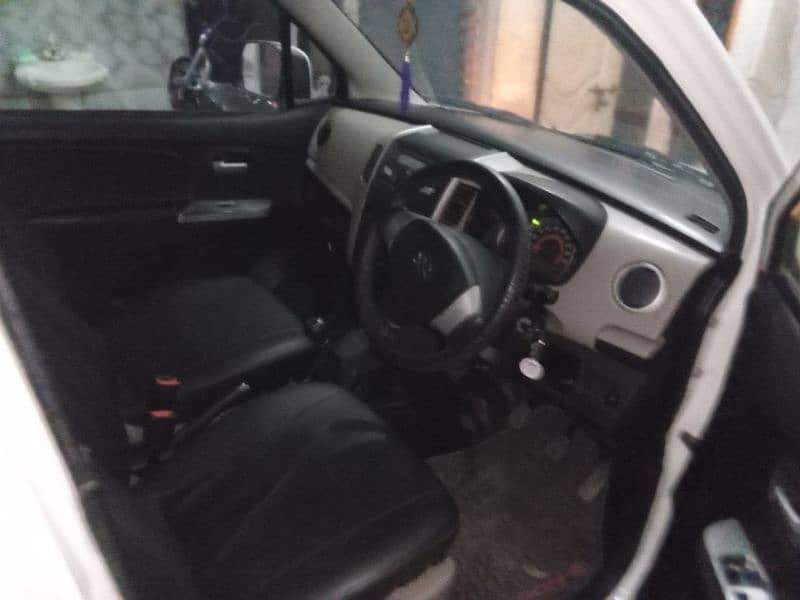 Suzuki Wagon R 2018 12