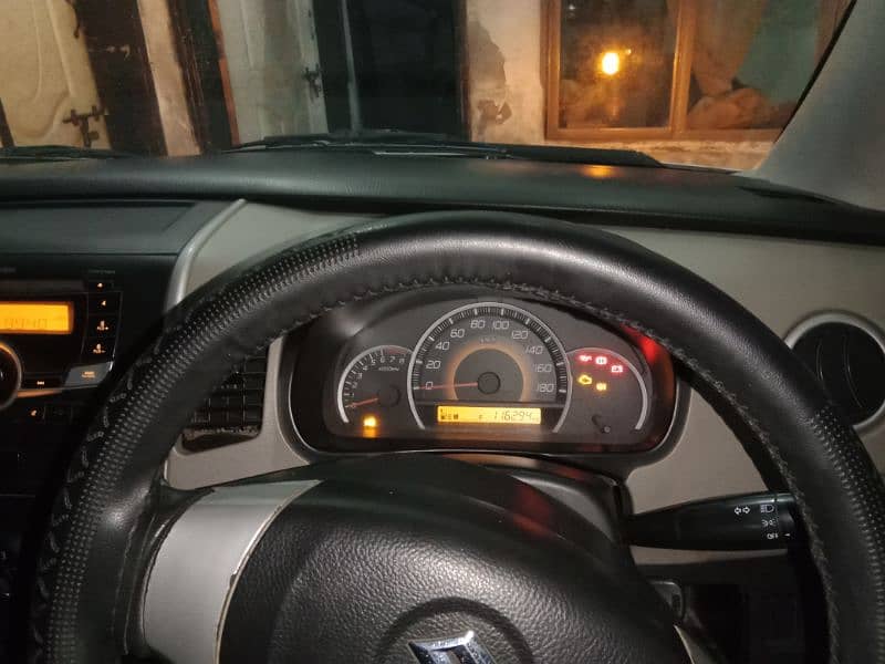 Suzuki Wagon R 2018 13