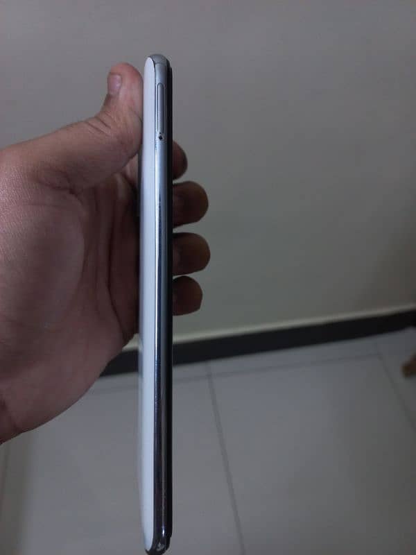 Redmi Note 10 white colour 5