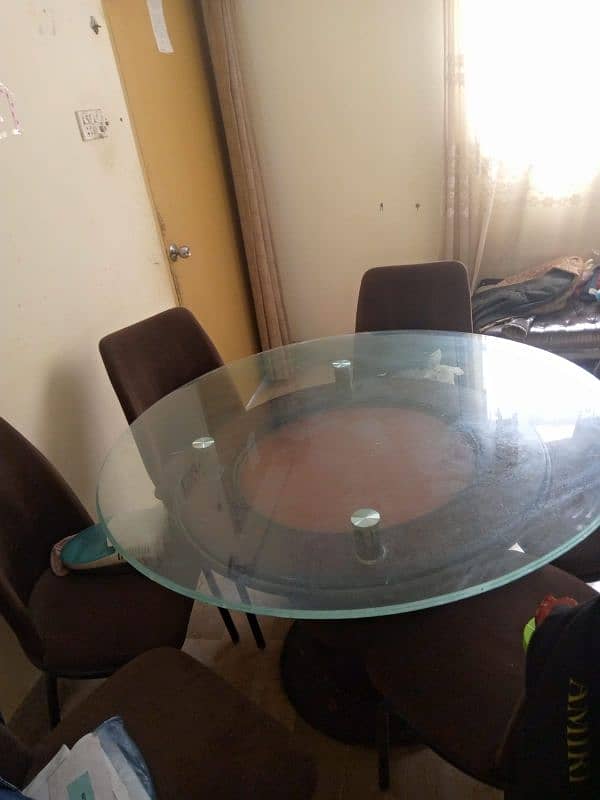 dining table in good condition 0