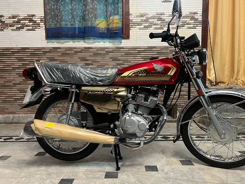 Honda 125 2025 Gold Edition Full Zero. 6