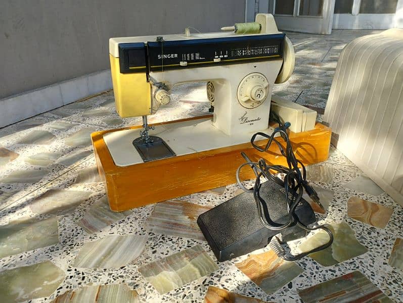 Singer Professional sewing machine 3