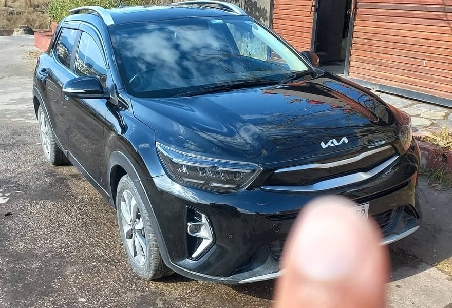 KIA STONIC EX+ 2023 BLACK 2