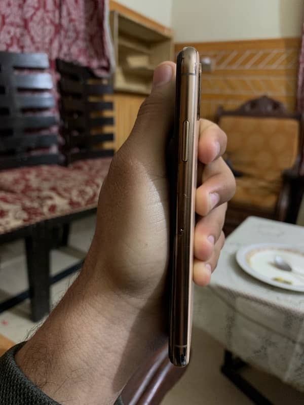 iphone XS non PTA 4