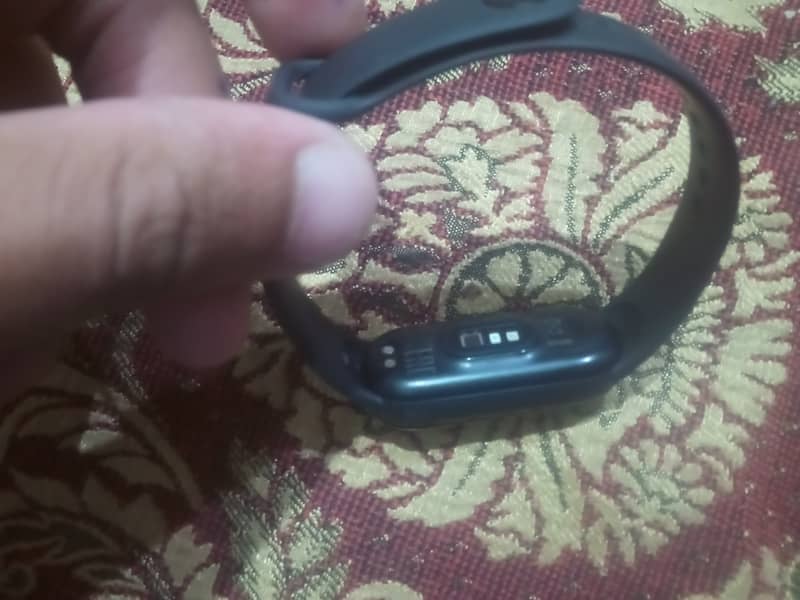 MI band 6 4 day battery life with four straps and box available 4