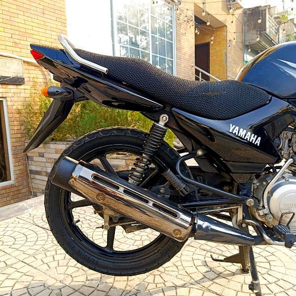 YAMAHA YBR 125G IN NEW CONDITION 6