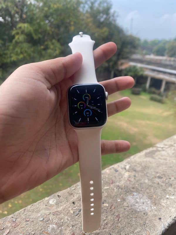 Series 5 Apple Watch 2