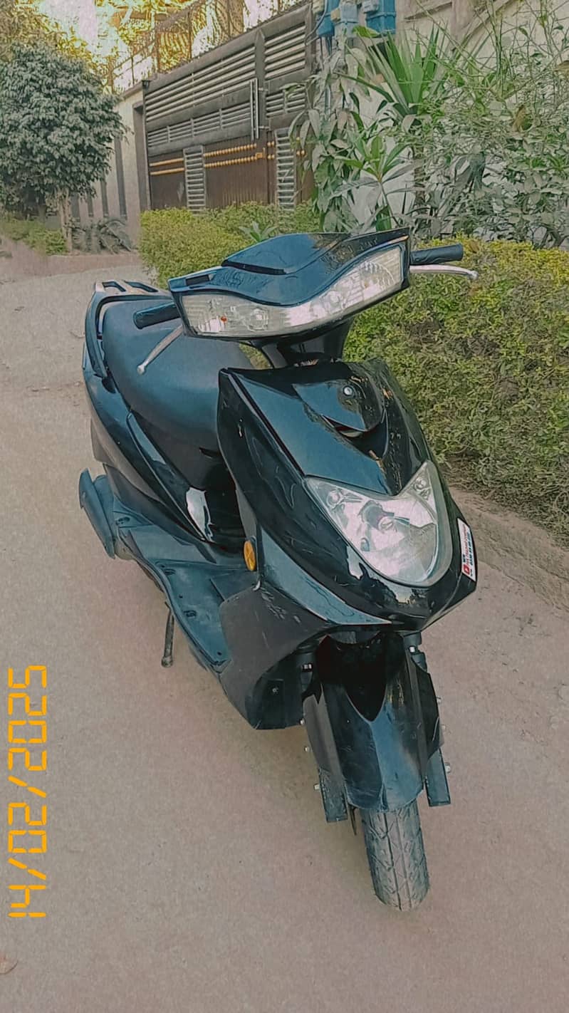 Urgent scooty for sale 3