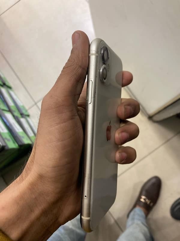 iPhone 11 non pta fu with box 2