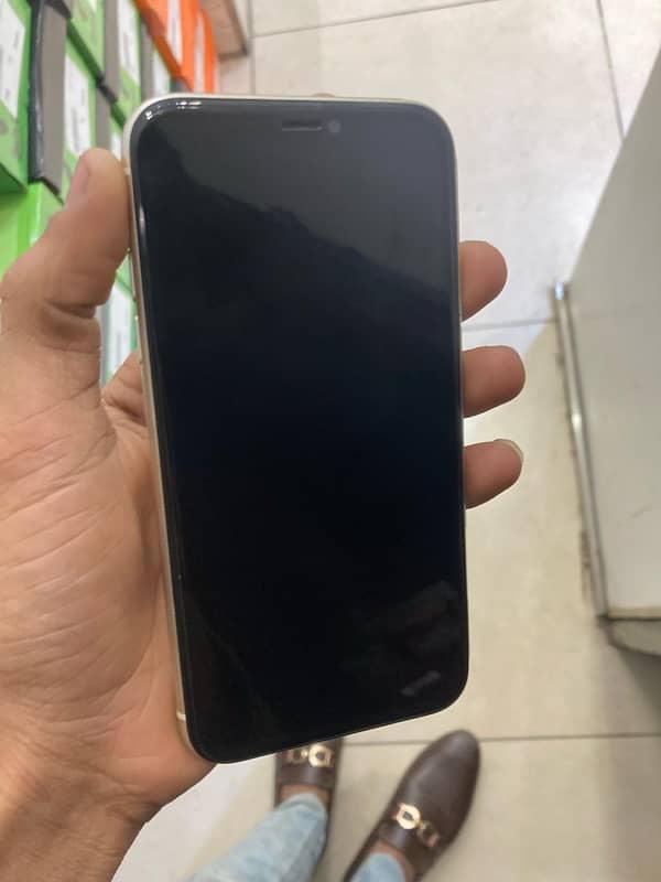 iPhone 11 non pta fu with box 3