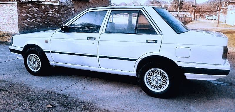 Nissan Sunny 1989 1