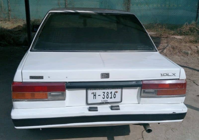 Nissan Sunny 1989 3