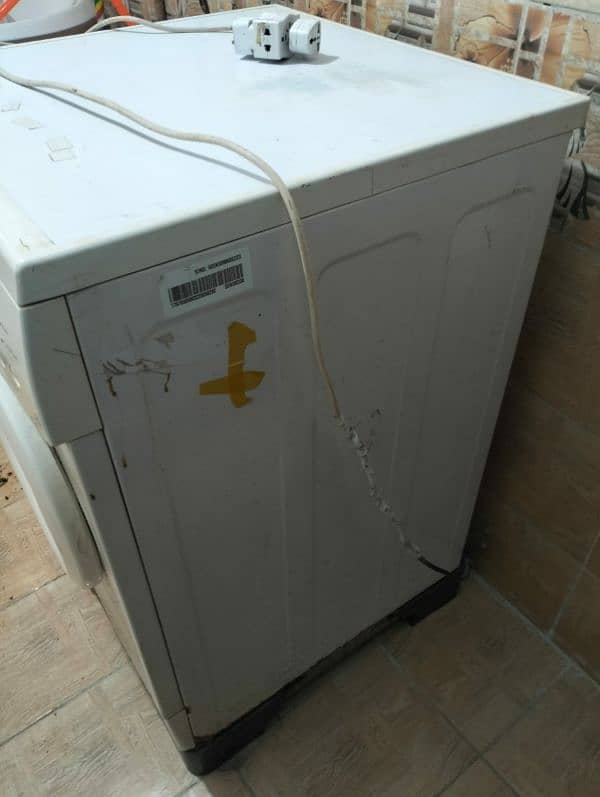 LG Automatic Washing Machine 3