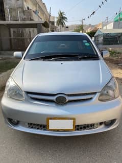 Toyota Platz 2004