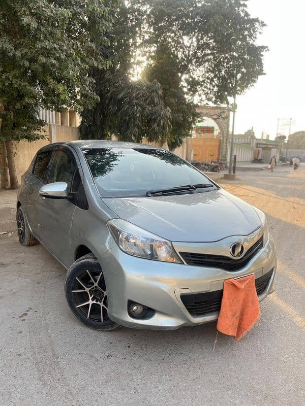 Toyota Vitz 2011 reg 2015 0