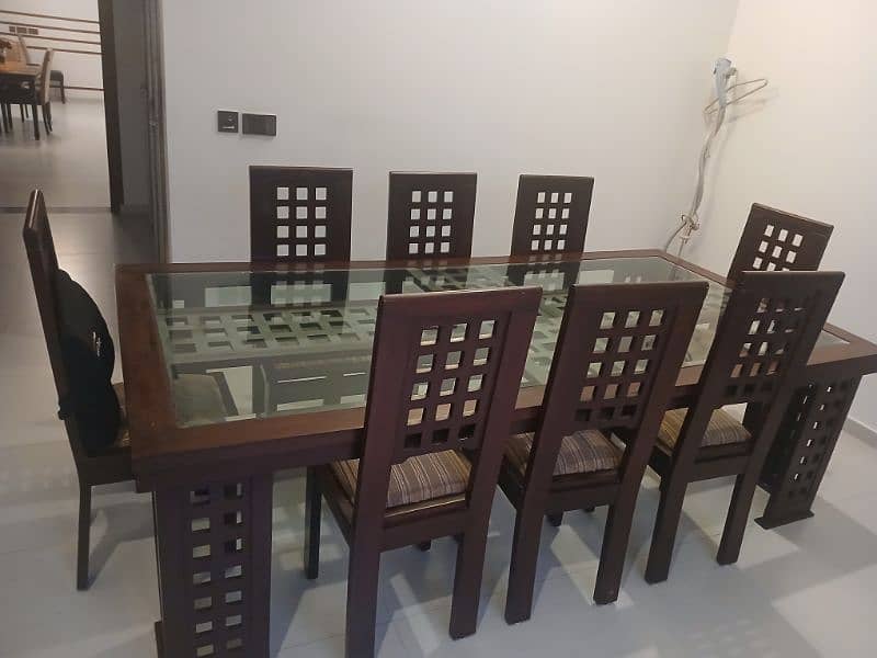 Dining table 8 seater 0