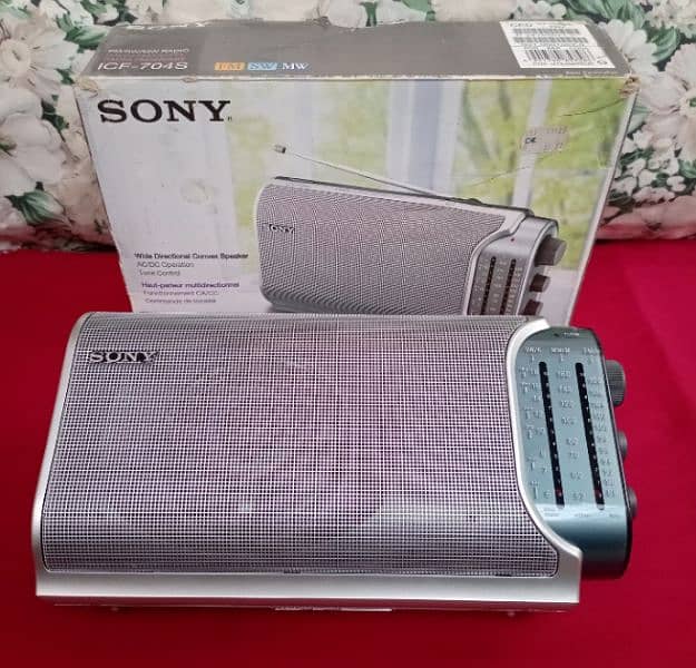 Sony Radio ICF 704S World Band Radio 1