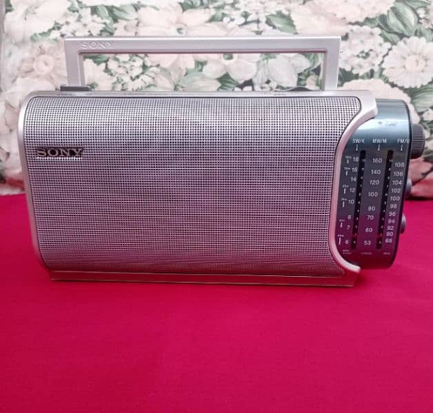 Sony Radio ICF 704S World Band Radio 5