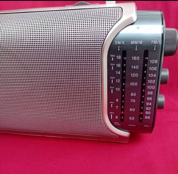 Sony Radio ICF 704S World Band Radio 7