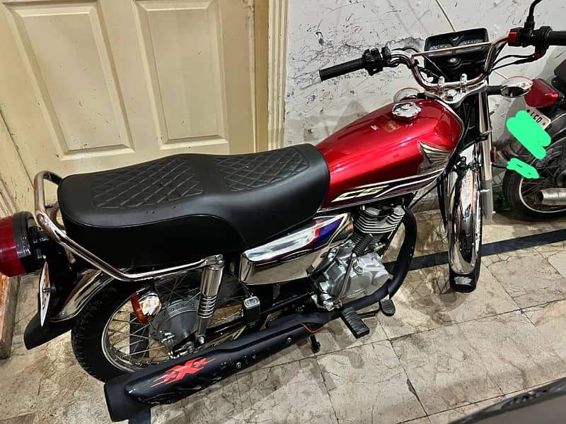 Honda 125 Special Edition (Chrome) 2