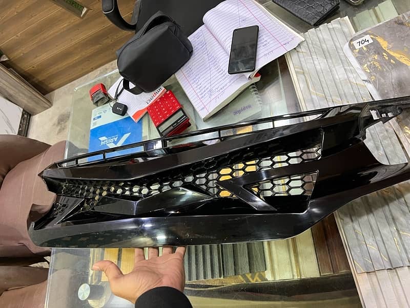 honda civic  2017 and 2018 front grill and trunk spolier 4