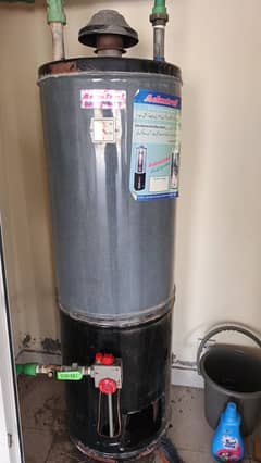 Admiral 30 Gallons Geyser (Gas)