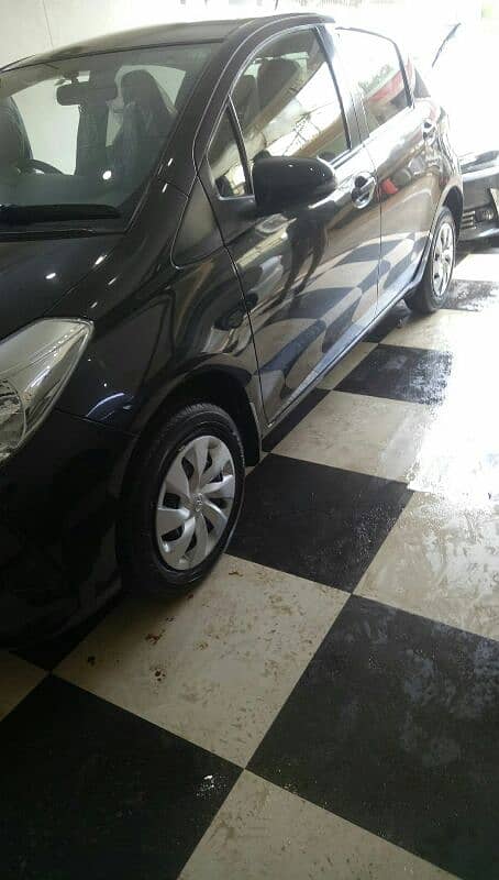 Toyota Vitz 2018 4