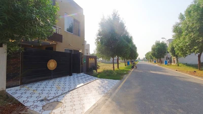 FURNISHED 5 MARLA HOUSE IN PRIME LOCATION OF BAHRIA ORCHARD AVAILABLE FOR SALE 1