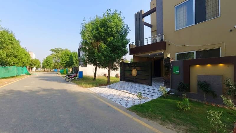 FURNISHED 5 MARLA HOUSE IN PRIME LOCATION OF BAHRIA ORCHARD AVAILABLE FOR SALE 3