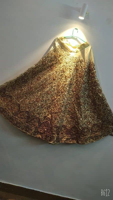 Selling bridal lehnga 2