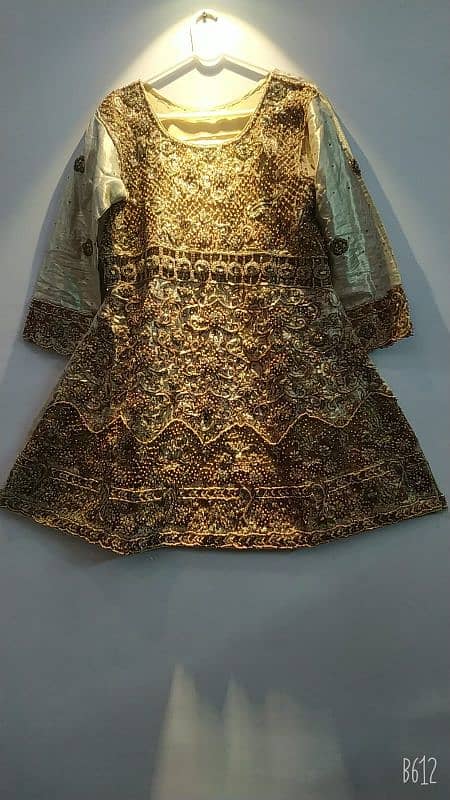 Selling bridal lehnga 3