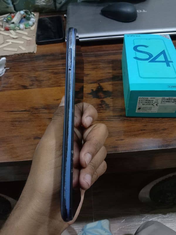 infinix S4 6/64 with box 4