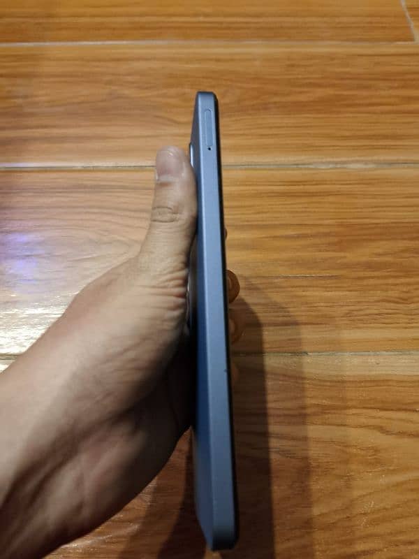 REALME C63 6/128 In warranty 4