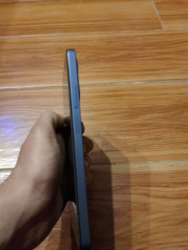 REALME C63 6/128 In warranty 5