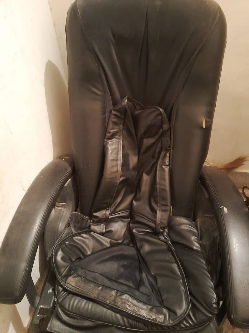 Massage chair used urgent sale 0