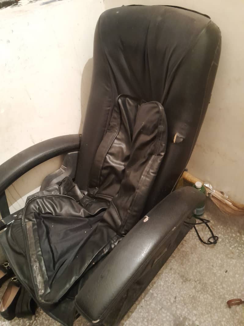 Massage chair used urgent sale 1