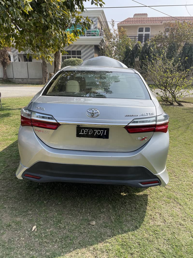 Toyota Corolla Altis 2015 1