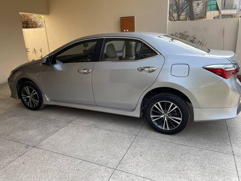 Toyota Corolla Altis 2015 9