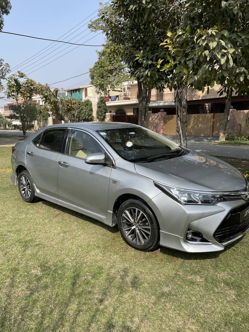 Toyota Corolla Altis 2015 10