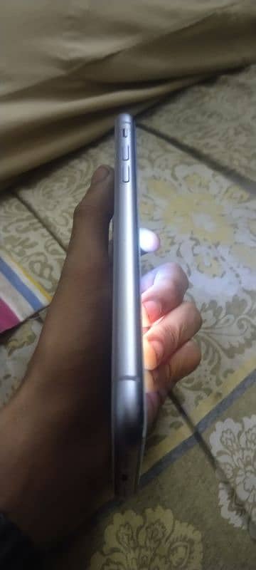 Iphone 11 jv phone 64 gb 3