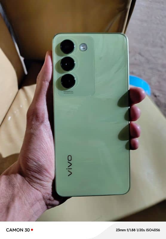 Vivo Y100 0