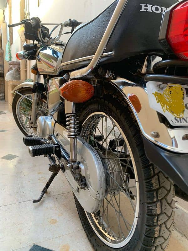 Honda CG 125 black 10/9 condition 8