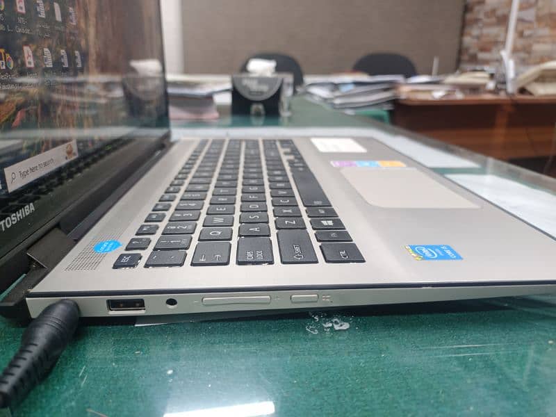 Laptop Laptop Satellite P55W-C5200X 6