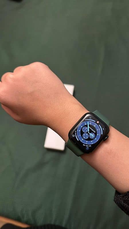 Apple Watch Series 7 40 MM 0