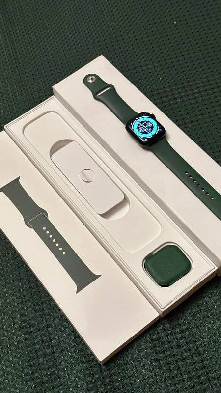 Apple Watch Series 7 40 MM 8